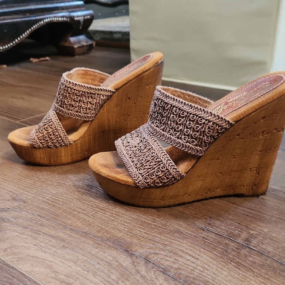 Sbicca Brown Crochet Wedge Sandals - Picture 4 of 6
